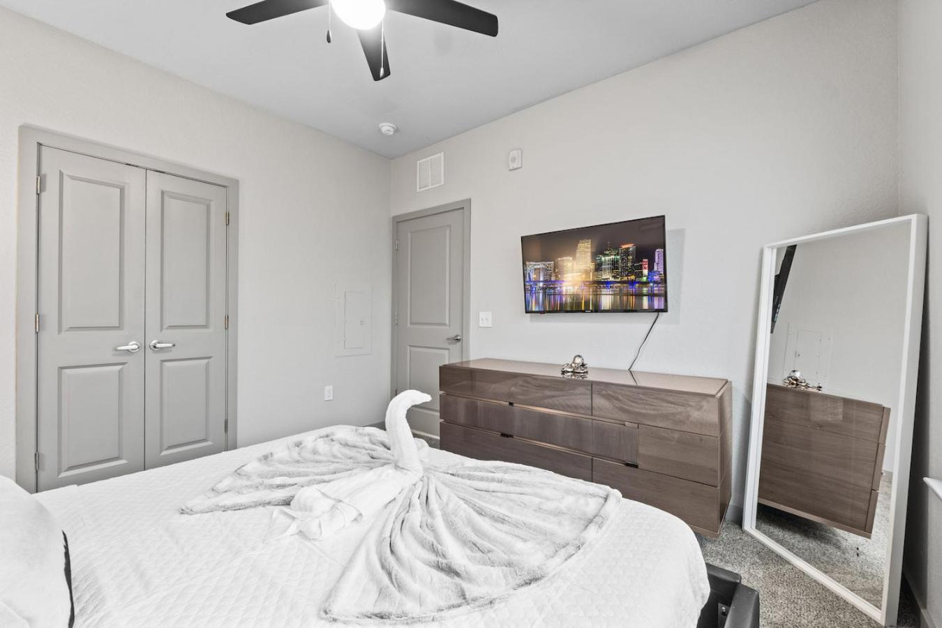Tropicana Field 1 Bed In Downtown St Pete With Free Parking เซนต์ปีเตอร์สเบิร์ก ภายนอก รูปภาพ