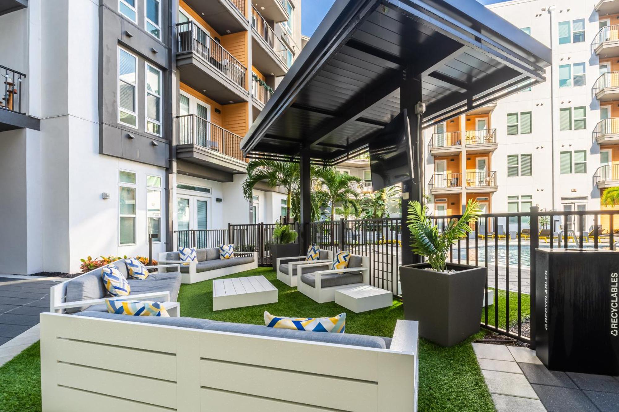 Tropicana Field 1 Bed In Downtown St Pete With Free Parking เซนต์ปีเตอร์สเบิร์ก ภายนอก รูปภาพ