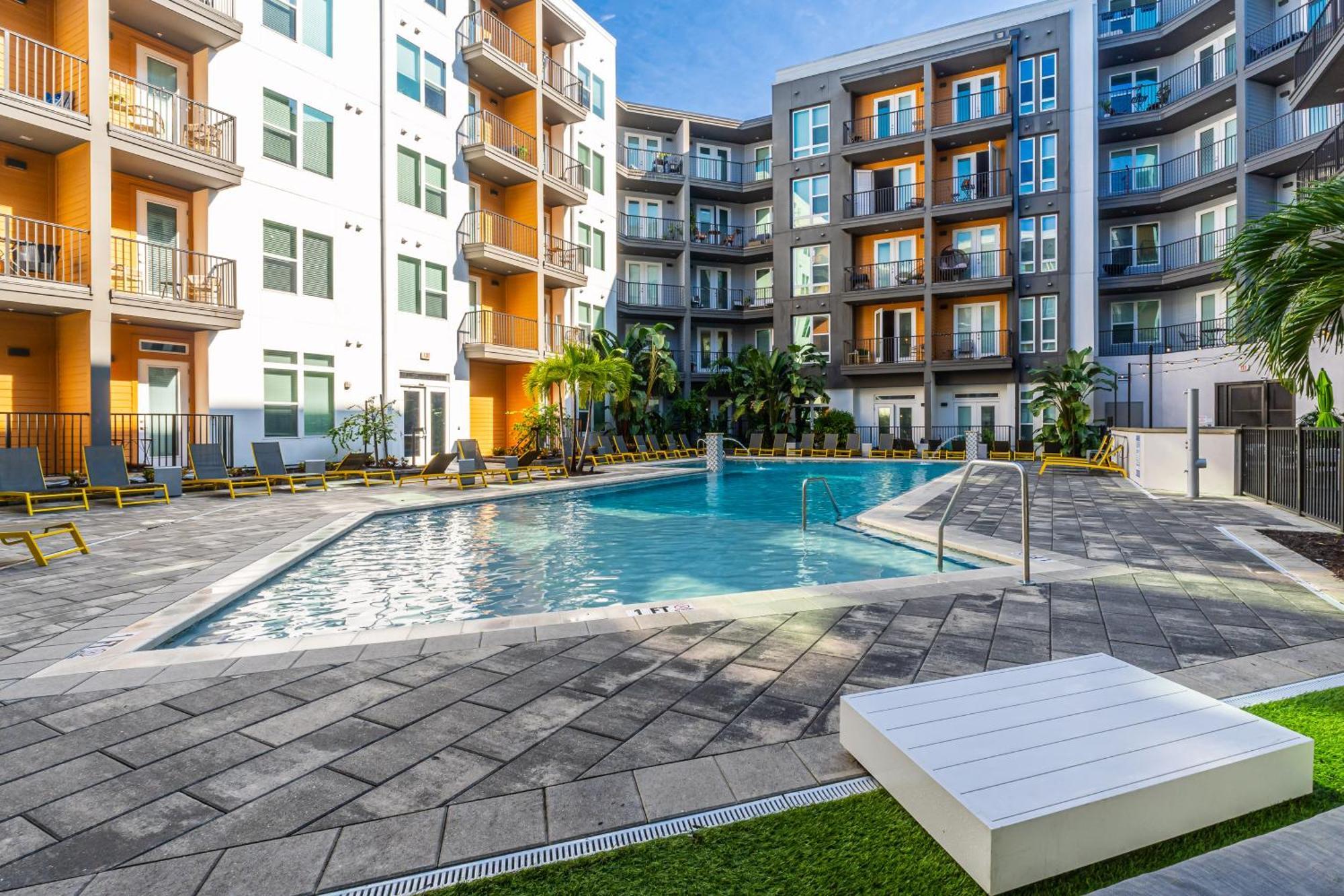 Tropicana Field 1 Bed In Downtown St Pete With Free Parking เซนต์ปีเตอร์สเบิร์ก ภายนอก รูปภาพ