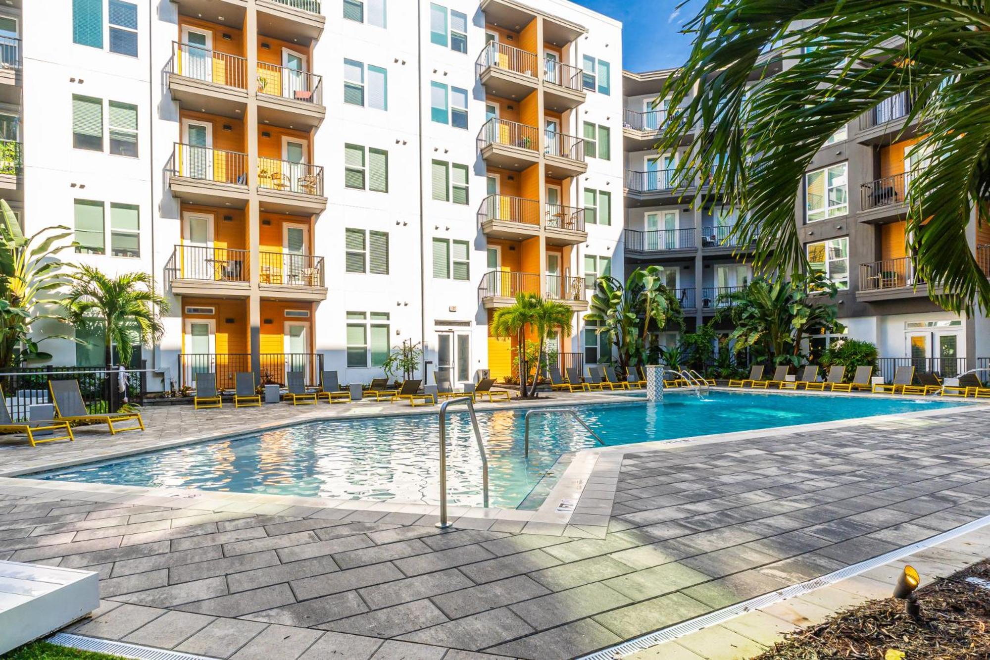 Tropicana Field 1 Bed In Downtown St Pete With Free Parking เซนต์ปีเตอร์สเบิร์ก ภายนอก รูปภาพ