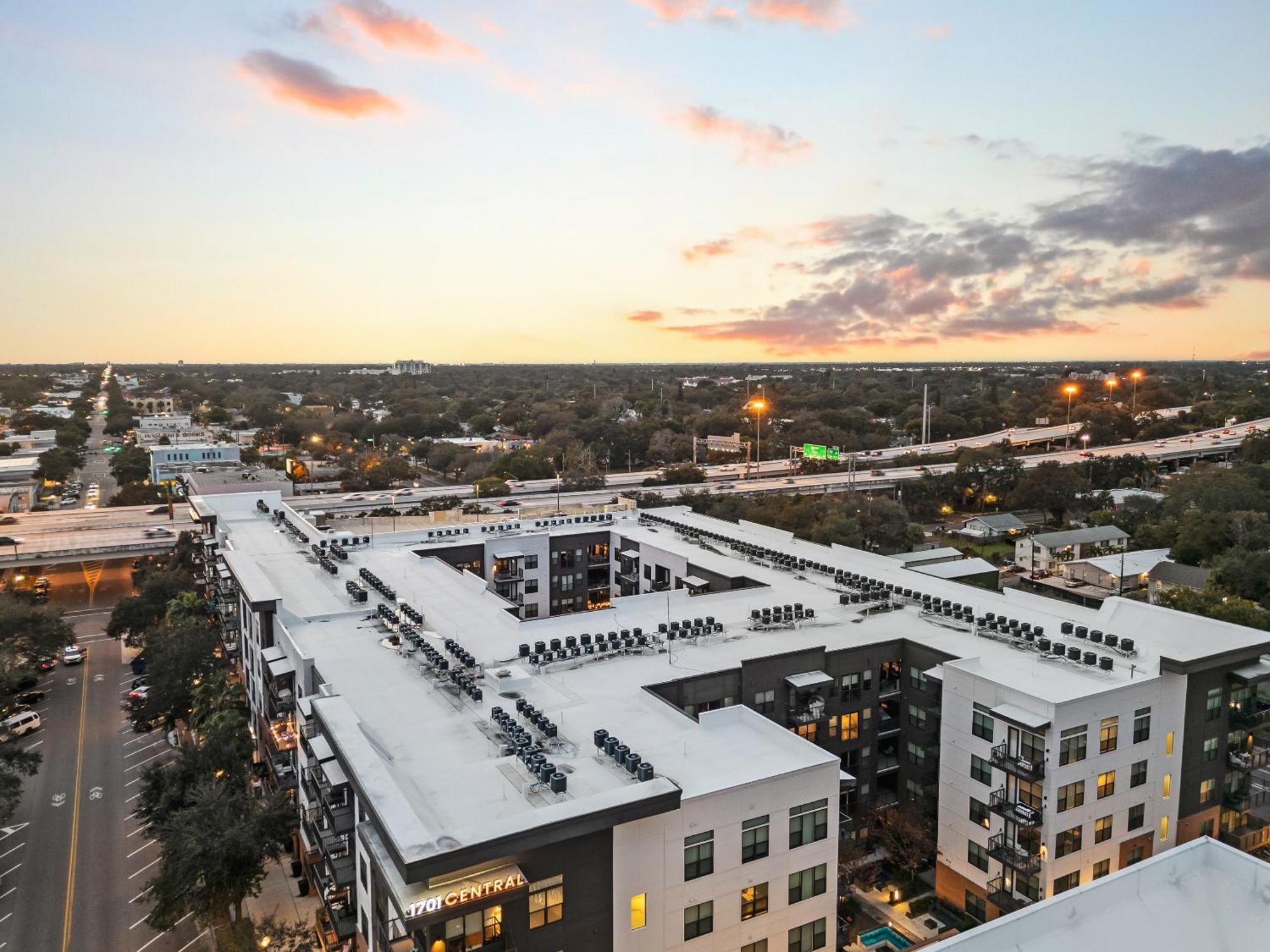 Tropicana Field 1 Bed In Downtown St Pete With Free Parking เซนต์ปีเตอร์สเบิร์ก ภายนอก รูปภาพ